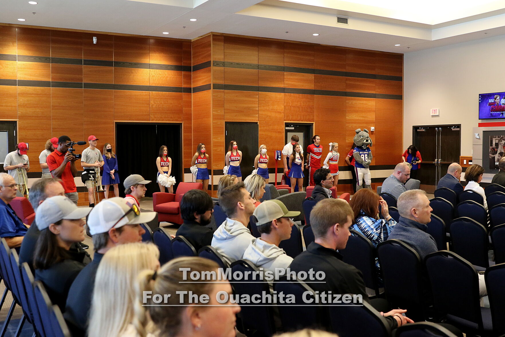 053-20211201-SonnyCumbiePresser.jpg